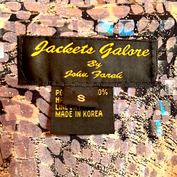 Jackets Galore. Silver Pattern Jacket with small sparkles inside. Size S. Korea - Picture 4 of 9